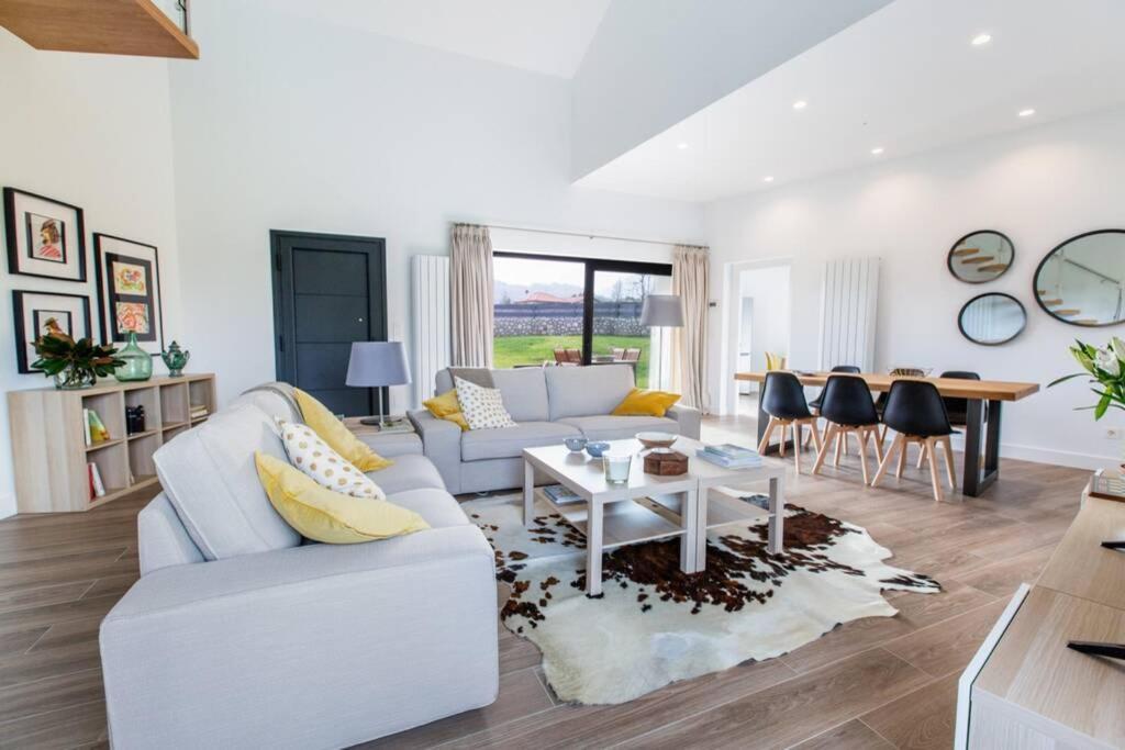 La Llosina Vivienda Vacacional Alquiler Integro 利亚内斯 外观 照片