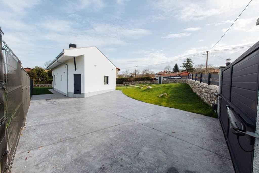 La Llosina Vivienda Vacacional Alquiler Integro 利亚内斯 外观 照片